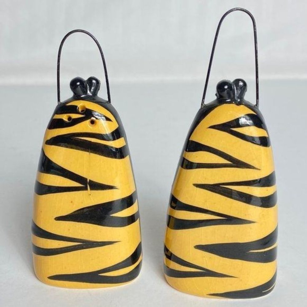 Babs Purse‎ Salt and Pepper Shaker Set Yellow and Black